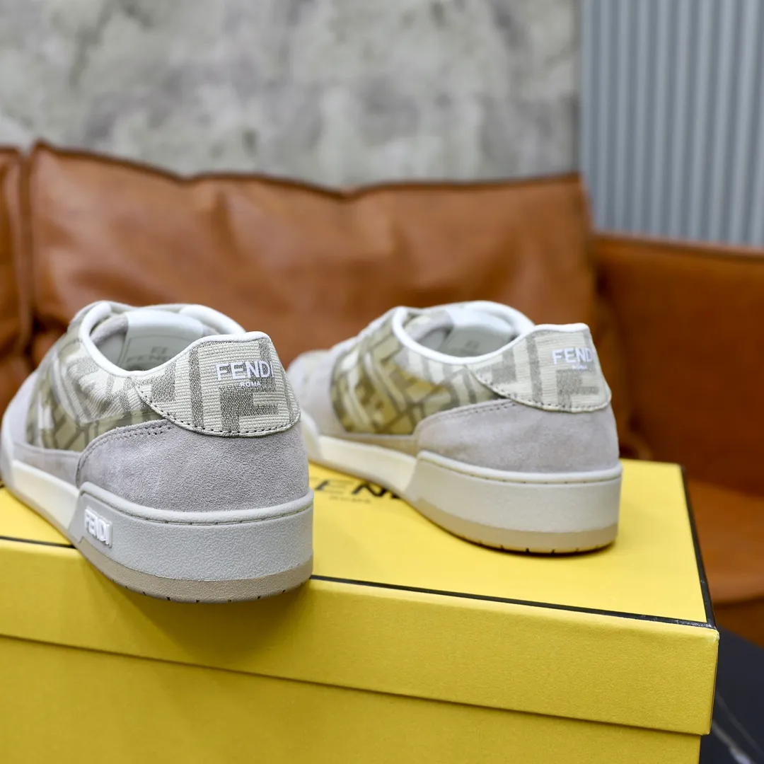 Ex-factory price: 580🔥Couple model (top original order) Brand: FENDI Size: 35-44 (customized for men 38 and 45) Grade: original order quality high version Material: imported original cowhide stitching➕ high-quality and comfortable lining original TPU lightweight non-slip outsole Style category: travel fashion casual shoes versatile trend